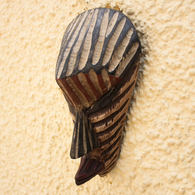 Afrikanische Holzmaske - Rustikale gestreifte afrikanische Holzmaske aus Ghana