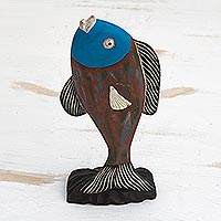 Escultura de madera, 'Pez oportunista' - Escultura de pez de madera rústica tallada a mano de Ghana