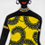 'Ama with Pot in Yellow' - Gemälde einer afrikanischen Frau mit gelbem Baumwollakzent