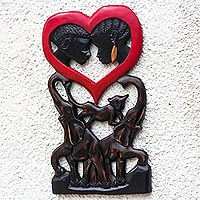 Escultura de pared de madera, 'African Togetherness' - Escultura romántica de pared de madera Sese con temática animal de Ghana