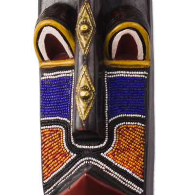 Máscara africana de madera con cuentas, 'Gye Nudi' - Máscara africana de madera con detalles de cuentas de plástico reciclado