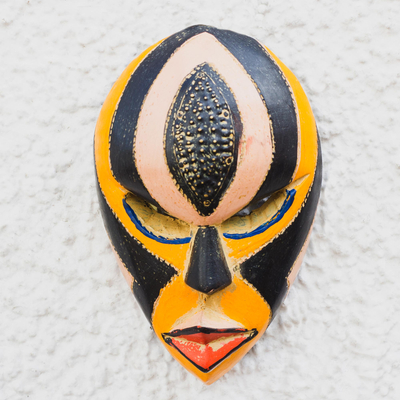 Afrikanische Holzmaske, 'Akan Fakye' - Schwarz-gelbe afrikanische Holzmaske aus Ghana