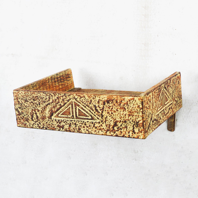 Holzregal - Rustikales Wandregal aus Holz, handgefertigt in Ghana