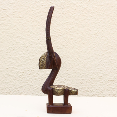 Skulptur aus Holz und Messing, 'Chiwara'. - Sese Holz- und Messing-Chiwara-Skulptur aus Ghana