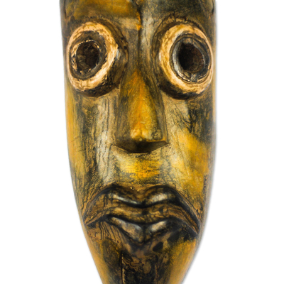 Afrikanische Holzmaske - Afrikanische Sese-Holzmaske mit runden Augen aus Ghana