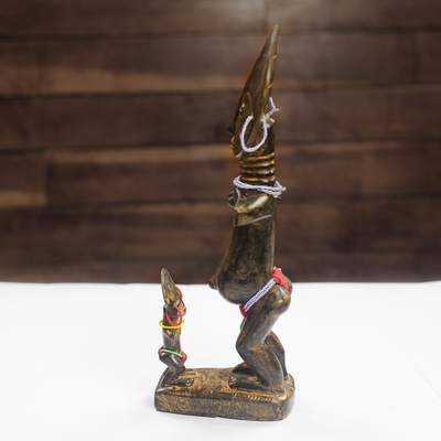 Escultura de madera, 'Akuabas' - Escultura rústica de muñeca de fertilidad de madera Sese de Ghana