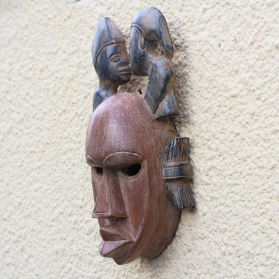 Máscara de madera africana - Máscara de madera africana rústica hecha a mano en Ghana