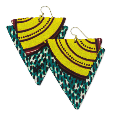 Pendientes colgantes de tela de algodón, 'Klenam Triangles' - Pendientes triangulares colgantes de tela de algodón de Ghana