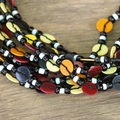 Halskette aus Glasperlen - Schwarz-rot-gelbe ghanaische Halskette aus recycelten Perlen