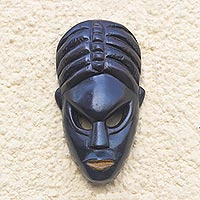 Máscara de madera africana, 'Fritete' - Máscara de madera africana tallada a mano en negro de Ghana