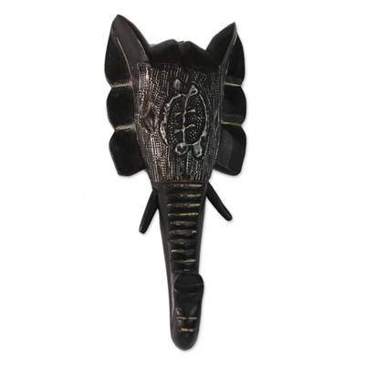 Afrikanische Holzmaske, 'Dunkler Elefant'. - Dunkler Elefant Afrikanische Holz- und Aluminiummaske aus Ghana