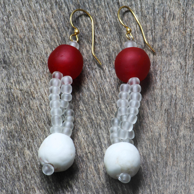 Ohrhänger aus recycelten Glasperlen - Perlenohrringe aus recyceltem Glas in Rot und Weiß