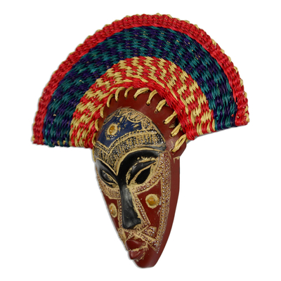 Máscara de madera africana, 'Tocado Akuchinyere' - Máscara de madera africana con tocado de rafia de Ghana