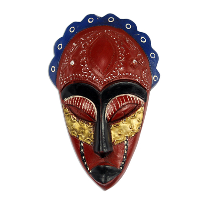 Máscara de madera africana - Máscara de madera africana en rojo con detalles en relieve de Ghana