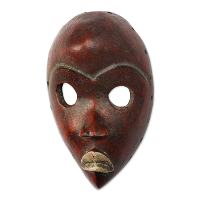 Afrikanische Holzmaske, 'Roter Dan - Afrikanische Holzmaske im Dan-Stil in Rot aus Ghana
