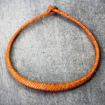 Halskette aus geflochtenem Leder - Geflochtene Lederhalskette in Safran aus Ghana