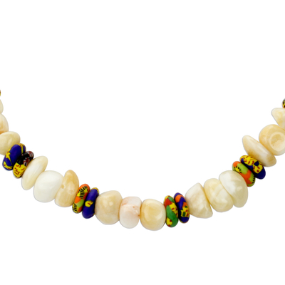 Halskette aus Achat und recycelten Glasperlen - Halskette aus Achat und recycelten Glasperlen aus Ghana