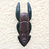 Máscara de madera africana, 'Akan Ohene Kuma' - Máscara africana de madera de Ofram tallada a mano