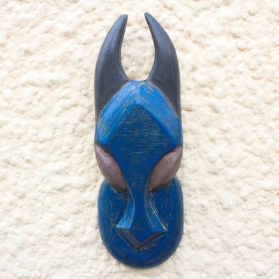 Afrikanische Holzmaske, „Nasarawa“ – handgeschnitzte afrikanische Maske aus Oframholz