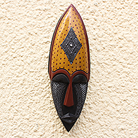 Máscara africana de madera y aluminio, 'Ewe Beauty' - Máscara de madera africana acentuada en aluminio