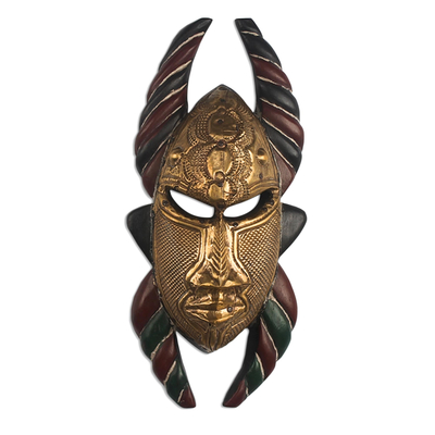 Máscara africana de madera y latón, 'Sikakokor' - Máscara africana de latón y madera repujada