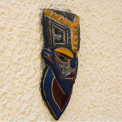 Máscara africana de madera y aluminio, 'Sarrki II' - Máscara de madera africana original hecha a mano