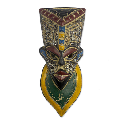 Afrikanische Maske aus Holz und Aluminium, „Sarrki I“ – Bunte afrikanische Maske aus Holz und Aluminium