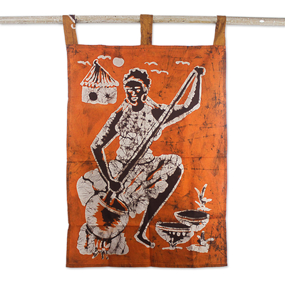 Wandbehang mit Baumwollbatik, 'Eine Frau kocht'. - Westafrikanische Batik-Wandkunst der Frau beim Kochen