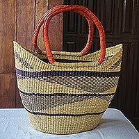 Raffia-Einkaufskorb, „Breezy Stripes“ – handgewebter gestreifter Raffia-Einkaufskorb