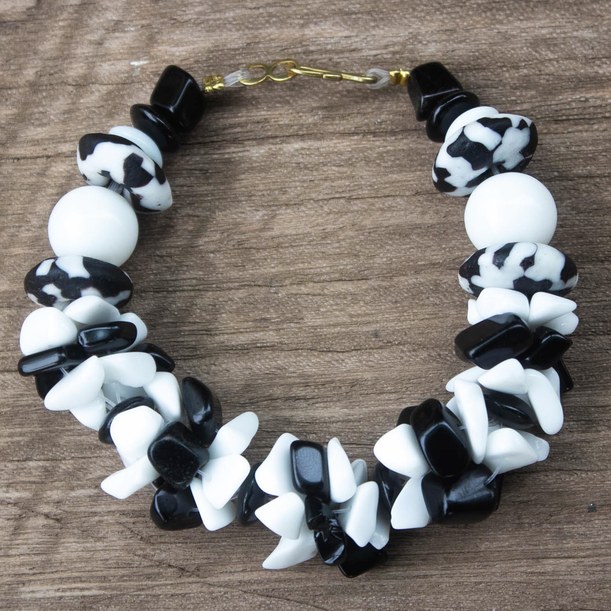 lovely polished agate chip bracelet 7 inches long