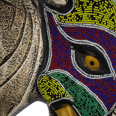 Panel en relieve de madera - Máscara de elefante con panel en relieve de madera hecha a mano