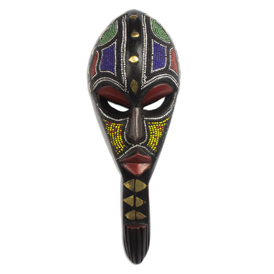Afrikanische Holzmaske, „Kimoni“ – handwerklich hergestellte Sese-Holzmaske aus Westafrika