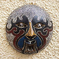 Máscara de madera africana, 'Dakarai' - Máscara de madera Sese hecha a mano