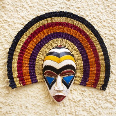 Afrikanische Holzmaske, 'Okpueze - Handgeschnitzte Maske aus afrikanischem Holz