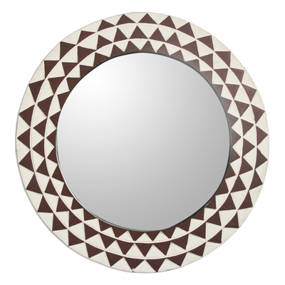 Wandspiegel aus Holz, (15 Zoll) - Runder Spiegel aus Seseholz mit Dreiecksmotiv (15 Zoll)
