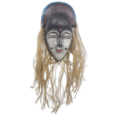 Afrikanische Holzmaske, „Teke“ – handgeschnitzte afrikanische Sese-Holz- und Raffia-Maske