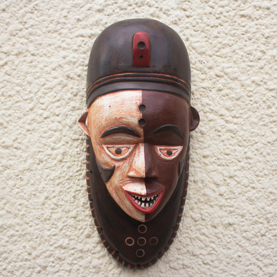 Afrikanische Holzmaske, 'Pende I' - Handgefertigte afrikanische Sese-Holzmaske