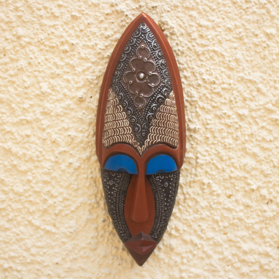 Afrikanische Maske aus Holz und Aluminium - Handgefertigte afrikanische Maske aus Holz und Metall