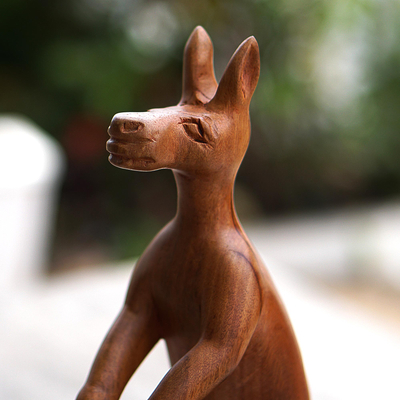 Escultura de madera de caoba - Escultura de canguro de madera de caoba hecha a mano