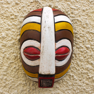 Máscara de madera africana - Máscara africana de madera de sésé hecha a mano.