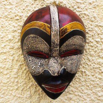 Afrikanische Holzmaske - Handbemalte Sese-Holz-Kriegermaske aus Ghana