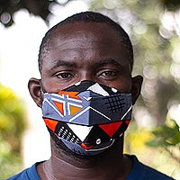 Máscara facial de algodón, 'Geometría Roja' - Máscara facial de algodón hecha a mano de África Occidental