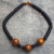 Halskette mit Holzperlen, „Akutu“ – handgefertigte Halskette mit Perlen aus Sese-Holz und recyceltem Glas
