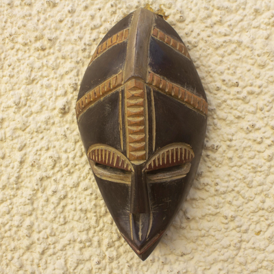 Afrikanische Holzmaske - Handgeschnitzte afrikanische Sese-Holzmaske