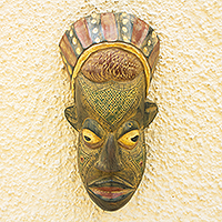 Máscara de madera africana, 'Medo Wu Akosi' - Máscara de madera Sese hecha a mano en África Occidental