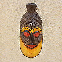 Máscara de madera africana, 'Wu Hu Ye Fe' - Máscara de madera africana chapada en aluminio
