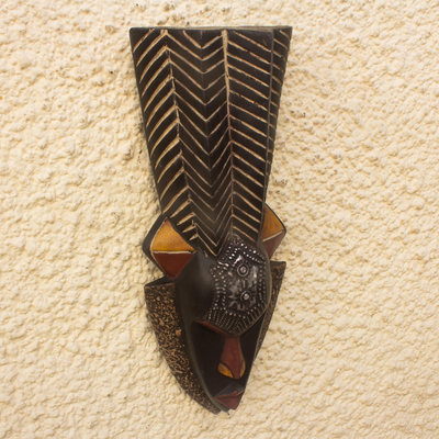 Afrikanische Holzmaske - Handgeschnitzte afrikanische Sese-Holz- und Aluminiumplattenmaske