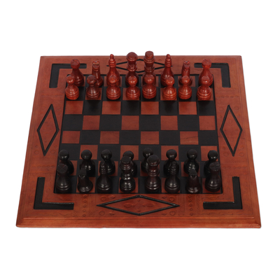 Schachspiel aus Holz und Leder - Schachspiel aus Holz und Leder