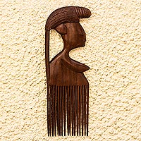 Arte de pared de madera de caoba, 'Escucha' - Arte de pared de madera de caoba tallada a mano