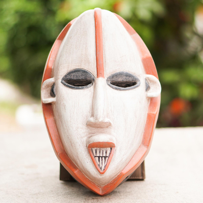 Máscara de madera africana, 'Igbo Okoroshi' - Máscara de madera Sese tallada a mano de Ghana